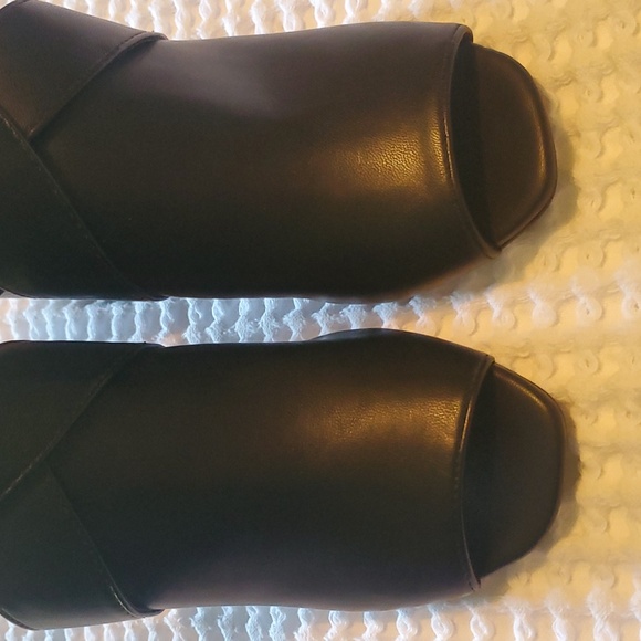 NIB Open Toe Booties - Picture 9 of 12